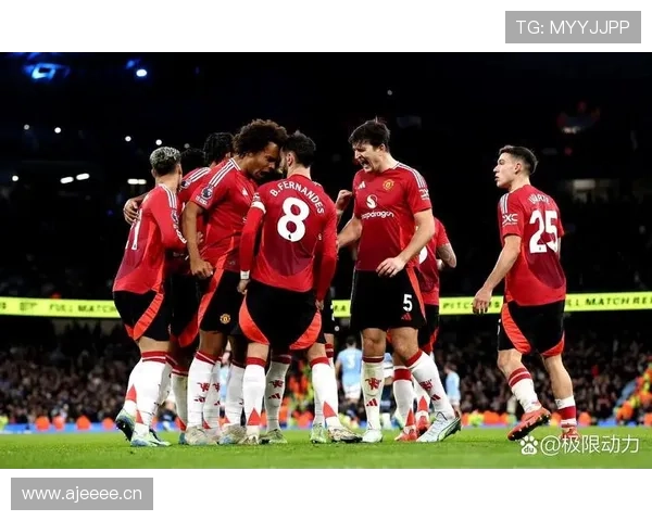 曼联防线失误频繁问题持续存在,对球队稳定性及赛季争冠形势产生负面影响 曼联防线失误频繁问题持续存在,对球队稳定性及赛季争冠形势产生负面影响