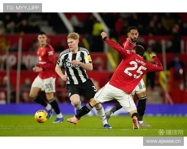 从纯防守到参与推进:乌加特的出球能力进化 从纯防守到参与推进:乌加特的出球能力进化