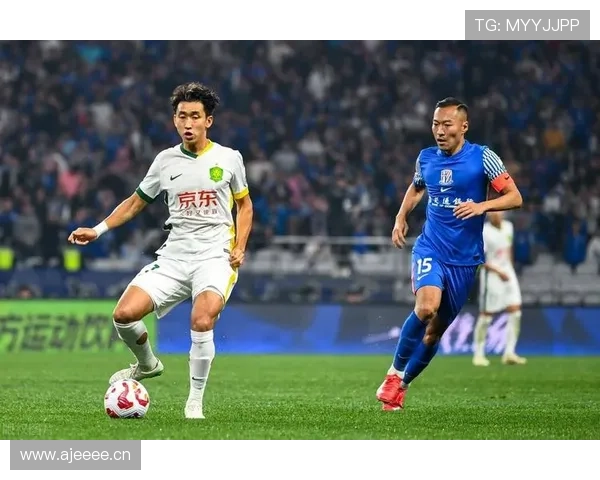 申花新帅上任,旧战术该废还是该留?球迷冲突背后揭示球队争冠底蕴何在? 申花新帅上任,旧战术该废还是该留?球迷冲突背后揭示球队争冠底蕴何在?