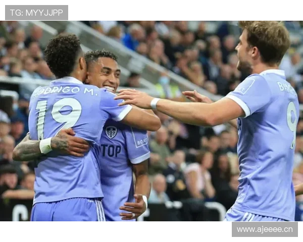 拉菲尼亚：传中与远射双威胁进攻手段