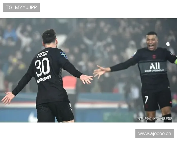 巴黎边路进攻看似犀利,实则缺乏层次,战术单一问题显现 巴黎边路进攻看似犀利,实则缺乏层次,战术单一问题显现