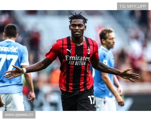 莱奥在AC米兰复兴中的战术角色与核心价值解析