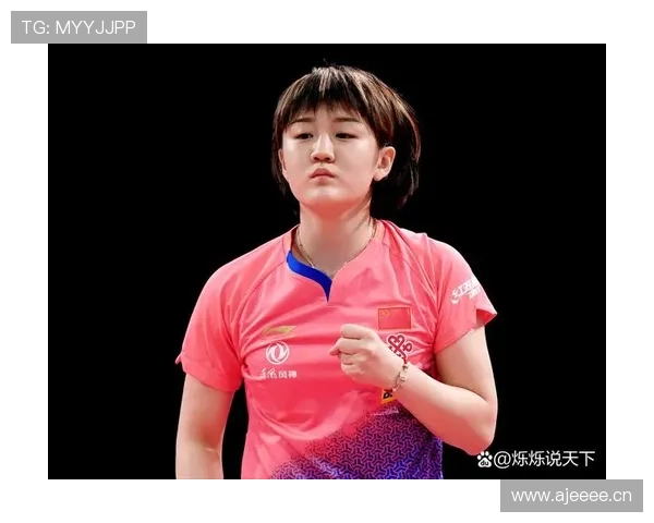 陈梦训练间还穿着拖鞋？这日常也太接地气，谁信她刚刚才拿冠军了