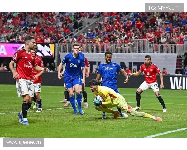 阿贾克斯争冠能力近期出现波动，球队在赛季竞争中稳定性面临考验